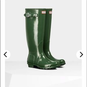 Hunter Tall Back Adjustable Gloss Boots in Green